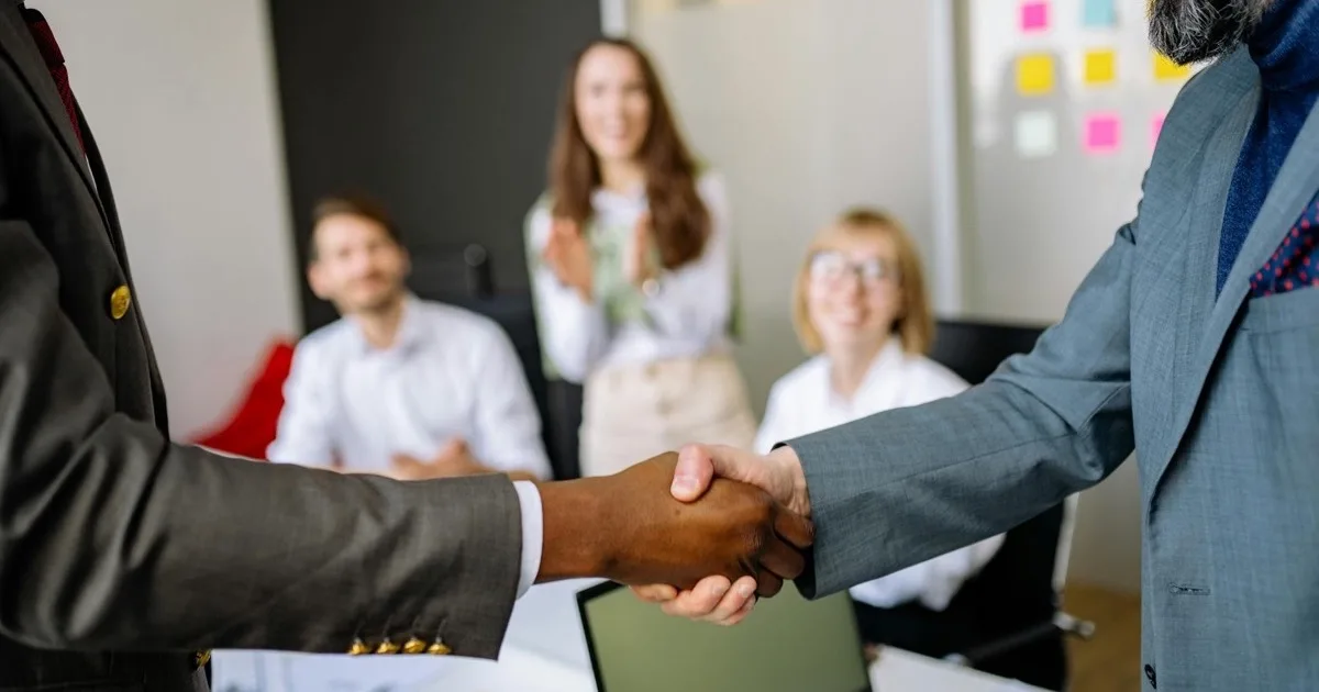 IT consulting aligns technology with business strategy in Los Angeles IT consultant advising a Los Angeles business team