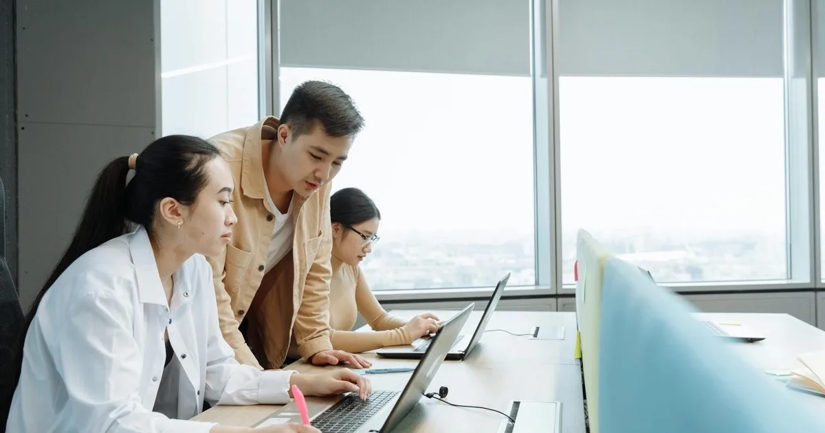 Responsive local IT support keeps LA teams working Office workers in Los Angeles using fully supported technology