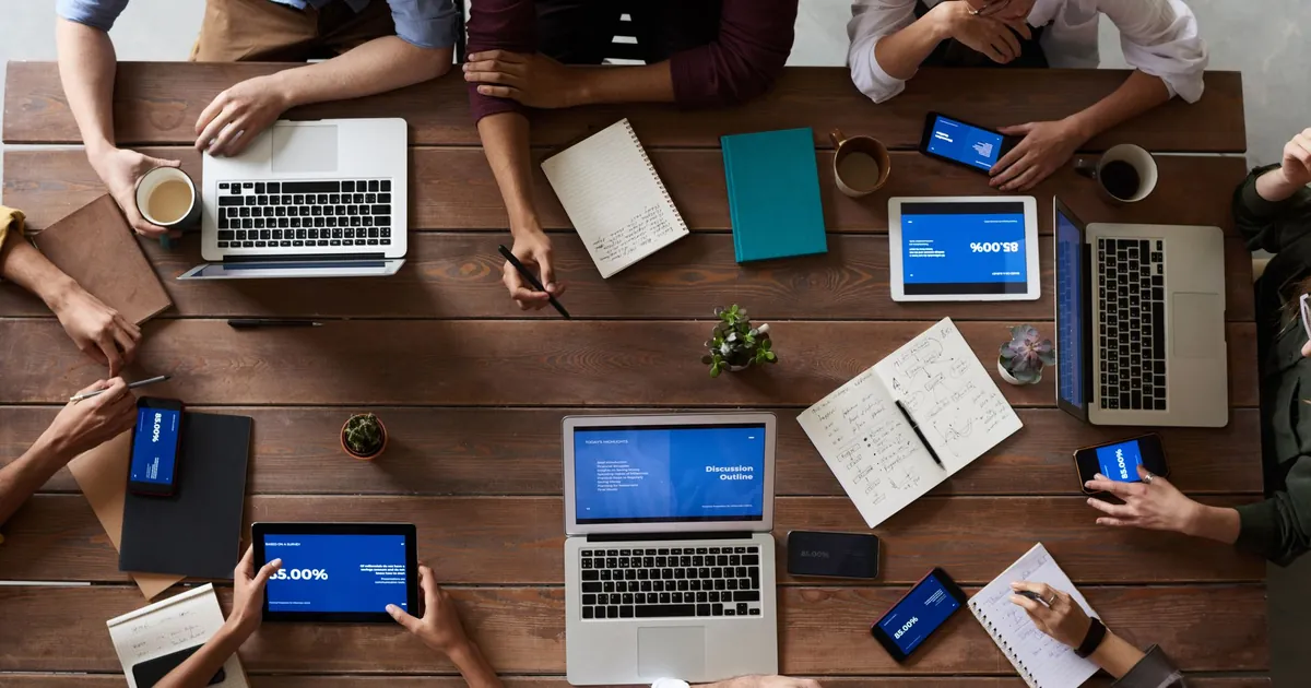 Admin reviewing Microsoft 365 backup and retention settings